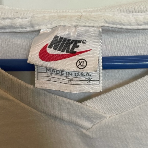 Vintage Nike White Tee - Picture 3 of 3
